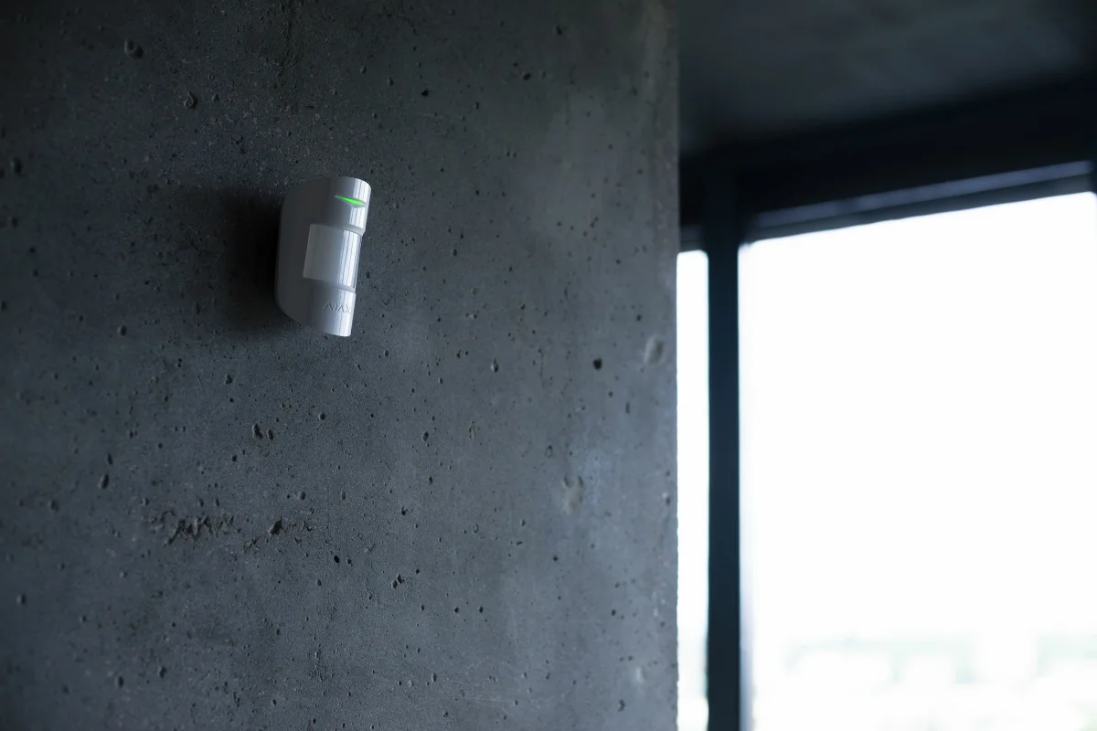 AJAX MotionProtect Plus Bewegungsmelder mit Mikrowellensensor Schwarz (HAN 38199) 3 produkte-ajax-sicherheitssystem-baseline-alarmmelder-915-ajax-motionprotect-bewegungsmelder-weiss-han-38193~3